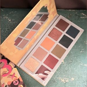 NWT CColor Cosmetics Unisex 3 Eyeshadow Palette